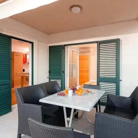 Villa Tucepi Apartment *